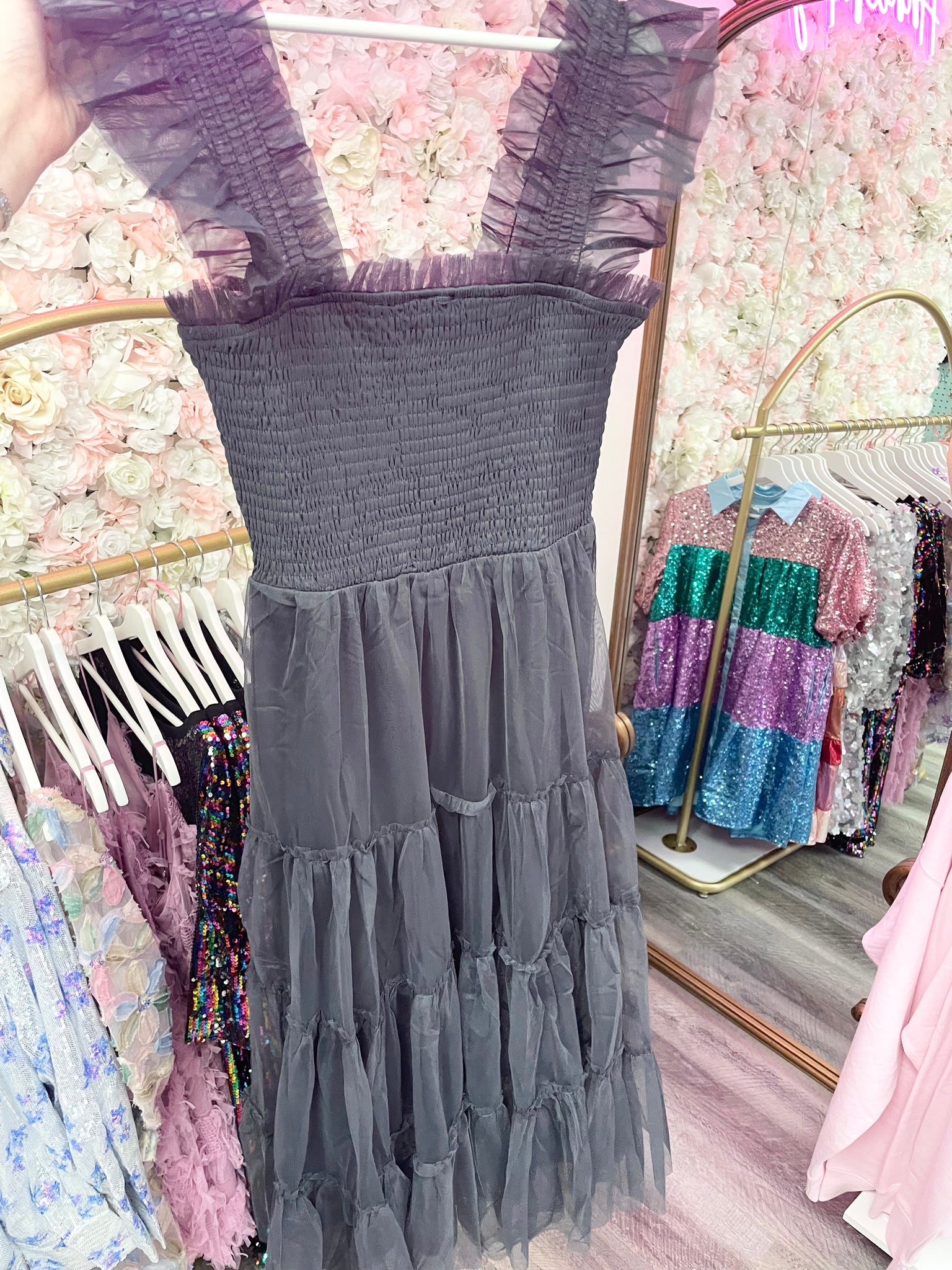 Noelle Tiered Mesh Maxi Dress L Noelle Tiered Mesh Maxi Dress L