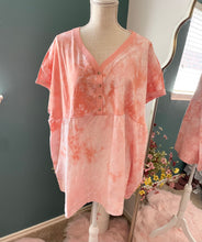 Load image into Gallery viewer, CORAL Tie Dye Top
