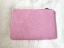 Load image into Gallery viewer, Daisy Pink Beaded Purse
