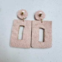 Load image into Gallery viewer, Petunia Pink Beaded Earrings
